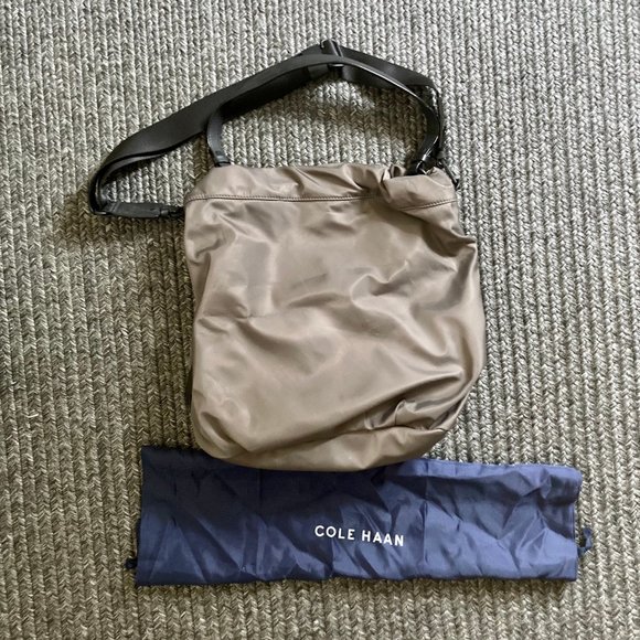 COLE HAAN,  TAUPE W/BLACK STRAPS, UNUSED, LIKE NEW - Picture 2 of 2